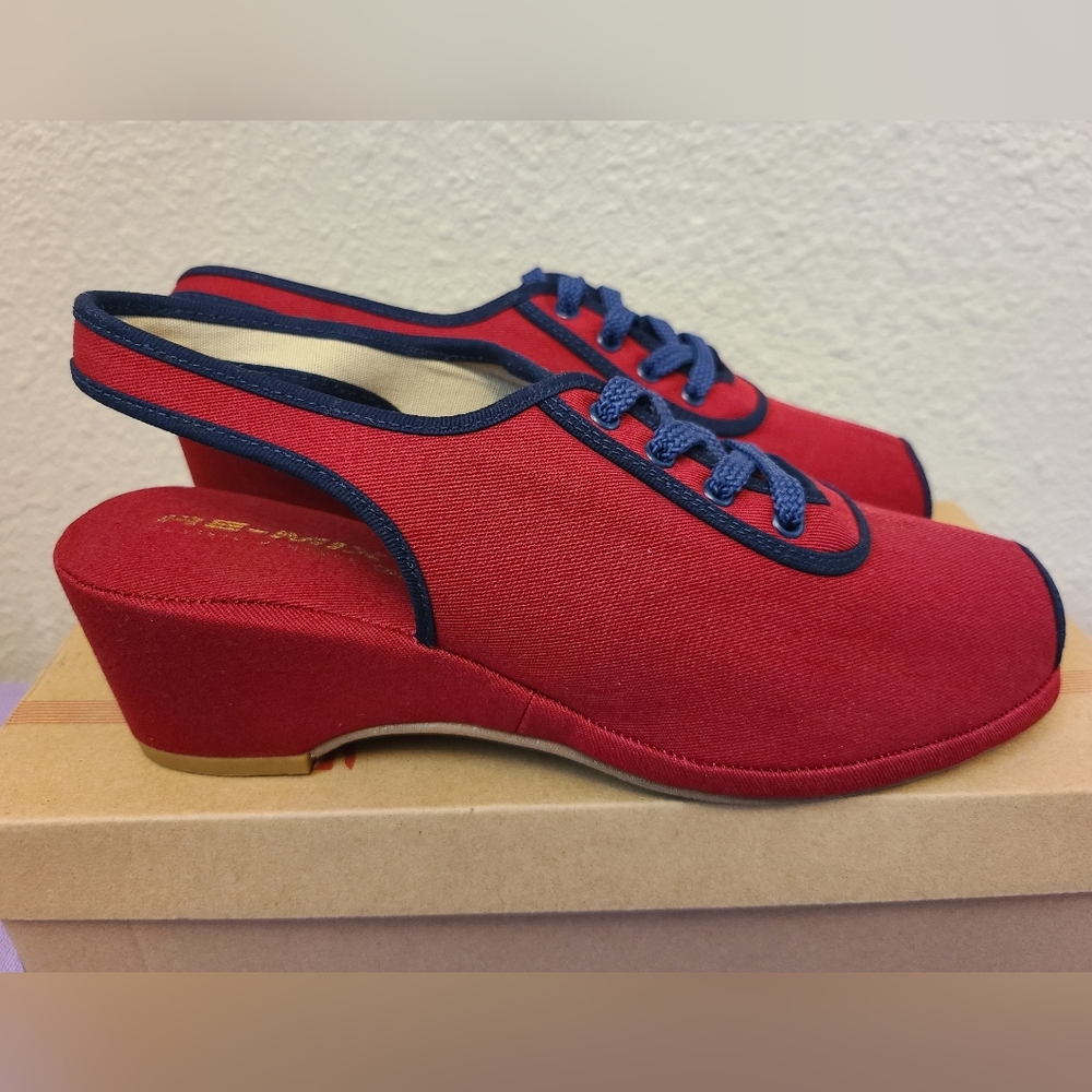 Re-mix Vintage Shoes Holiday 2 Wedge Heels Size 9